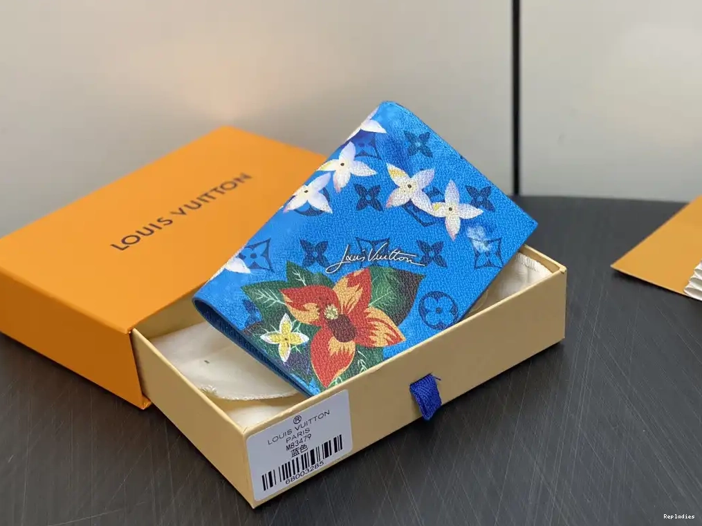 COVER-10*14*2.5CM Louis Vuitton PASSPORT 0520